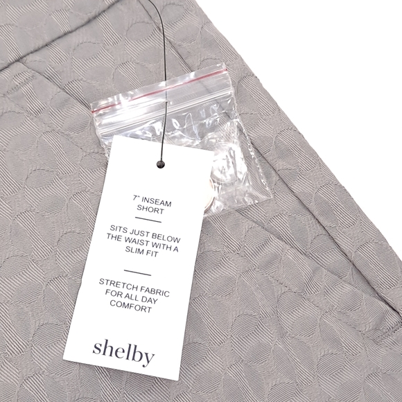 Crown & Ivy Shelby Women's Shorts Scalloped Hem Gray Textured Stretch - Sz 16W - Picture 5 of 9